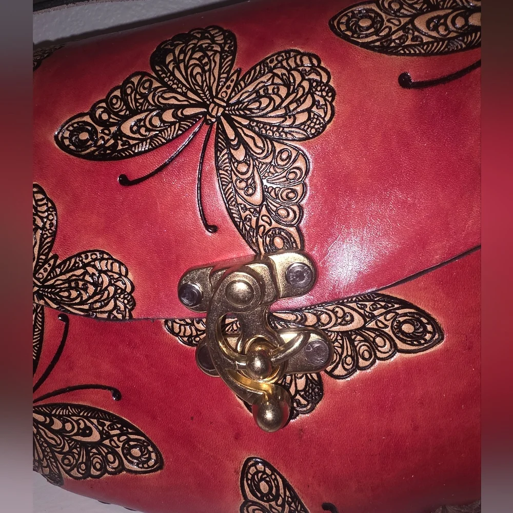 Butterfly Embossed Red Leather Bag - Picture 2 of 6